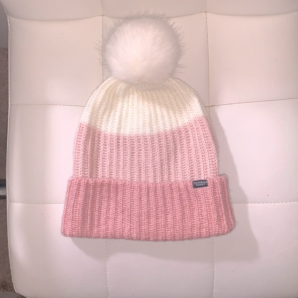 Victoria’s Secret Pom Pom Beanie NWOT
